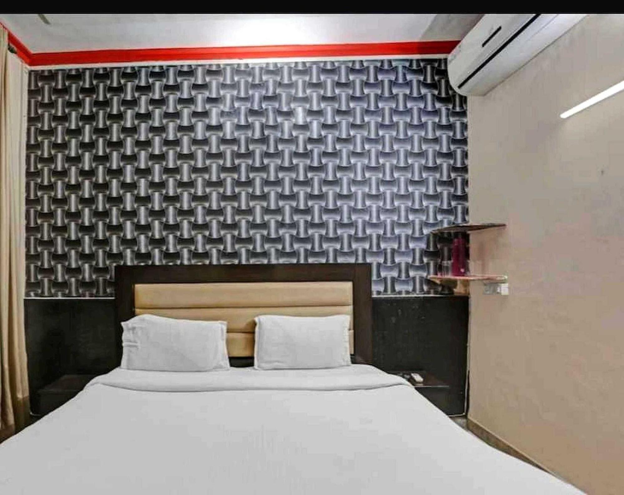 Hotel Sky Bird Bhauli Eksteriør billede