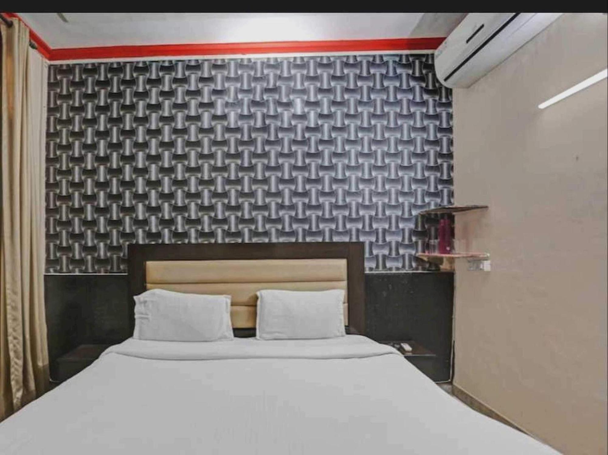 Hotel Sky Bird Bhauli Eksteriør billede