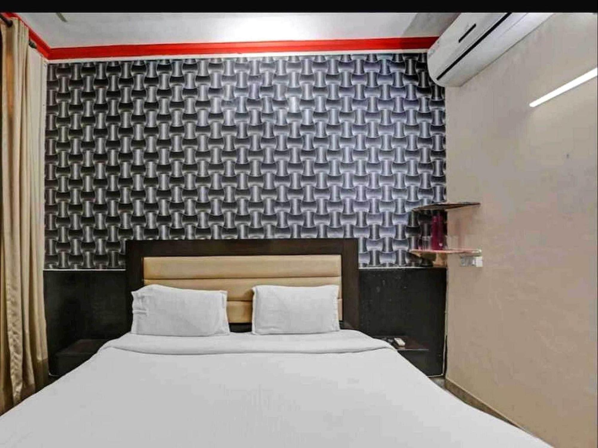 Hotel Sky Bird Bhauli Eksteriør billede