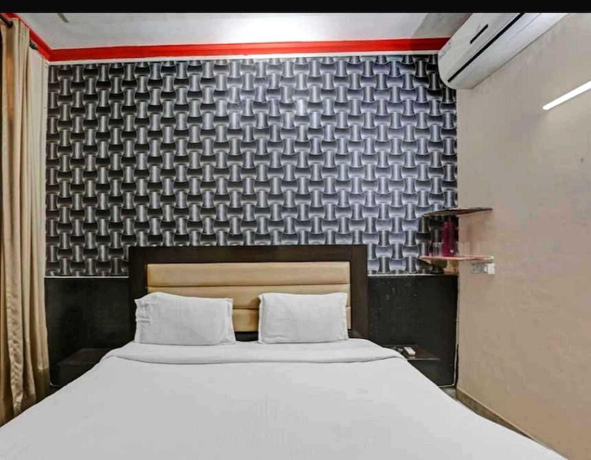 Hotel Sky Bird Bhauli Eksteriør billede